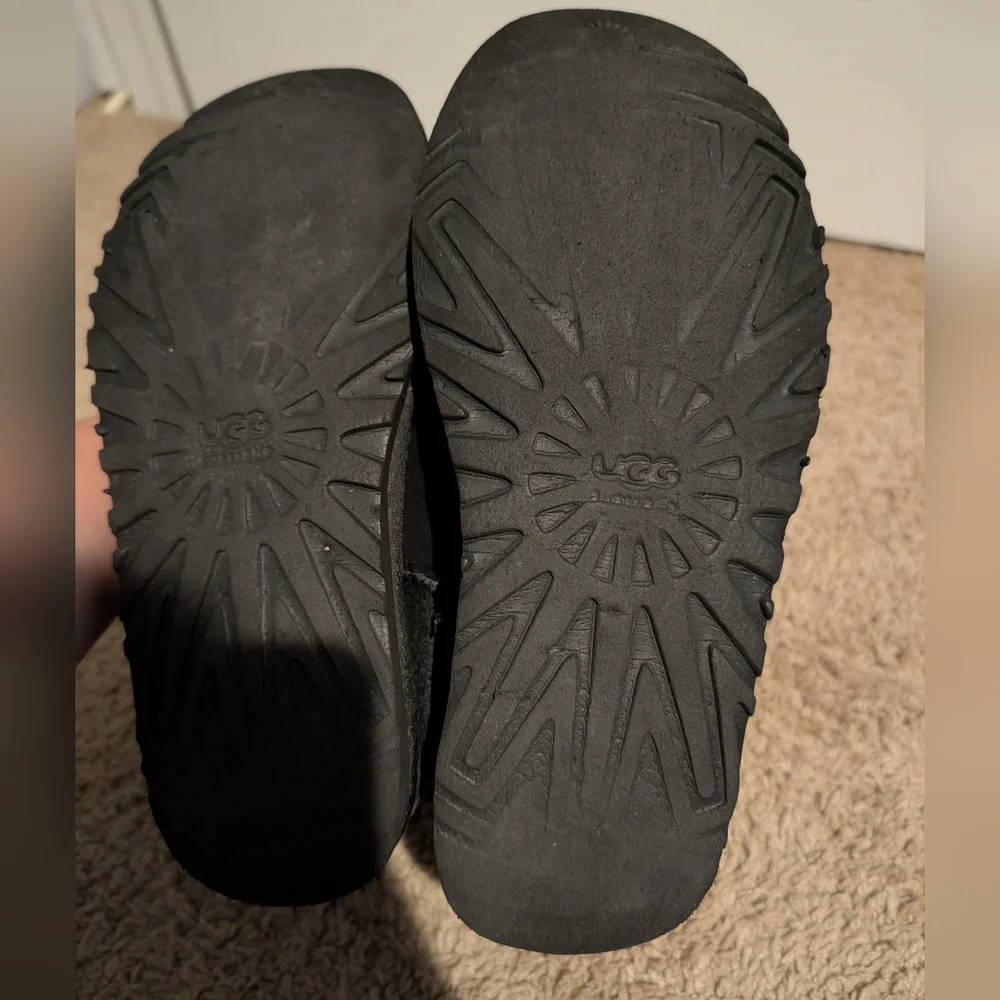 Pre-owned UGG Women's Black Classic Boots Size 8